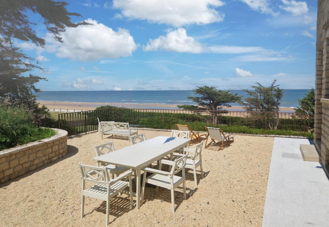 Dans le Calvados, à Vierville-sur-Mer, une villa surplombant Omaha Beach - photo  n°4